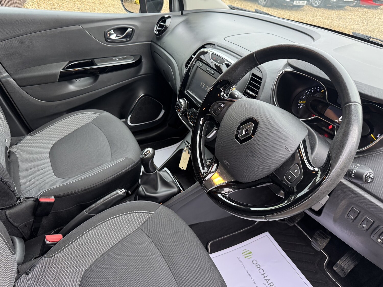 Used Renault Captur 2015 for sale - 76631456: Photo 8