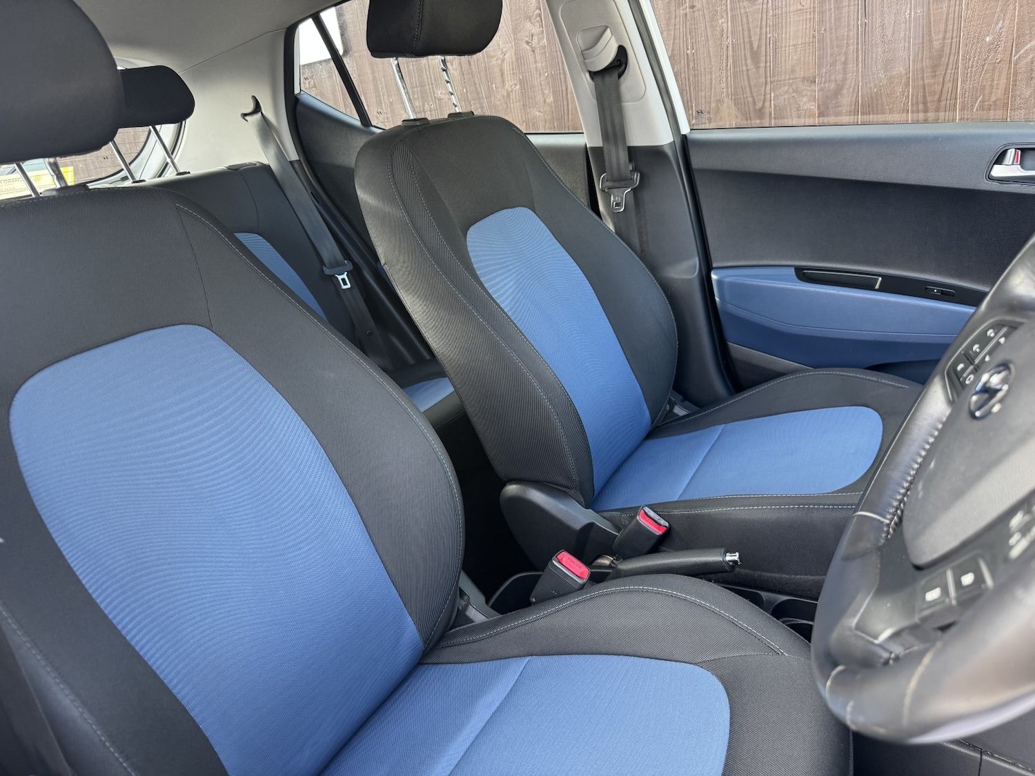 Used Hyundai i10 2015 for sale - 77154367: Photo 16