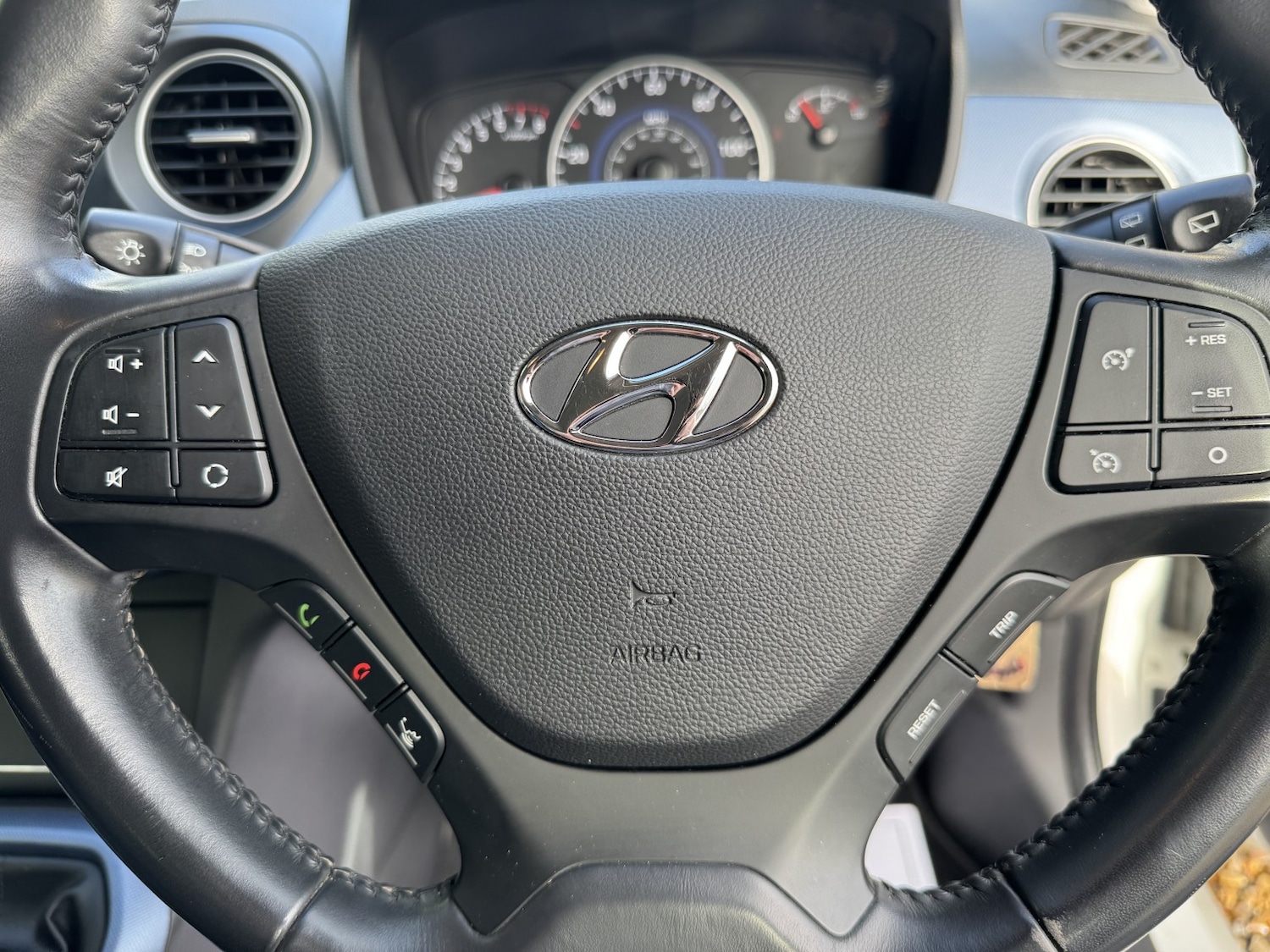 Used Hyundai i10 2015 for sale - 77154367: Photo 18