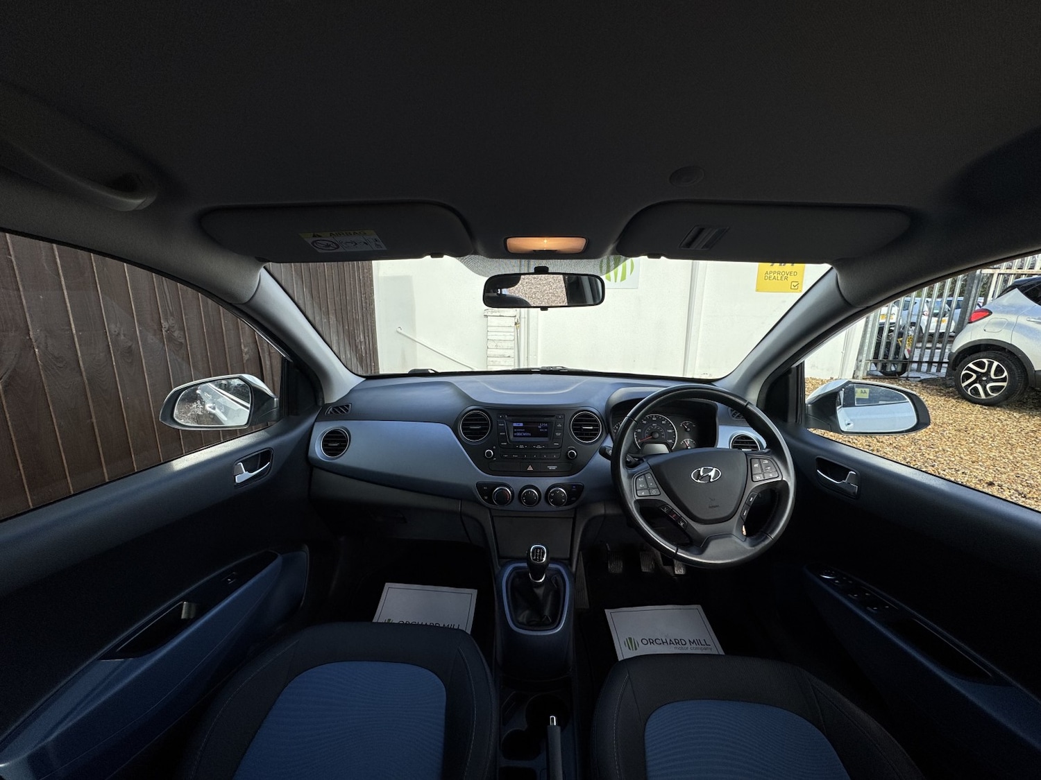 Used Hyundai i10 2015 for sale - 77154367: Photo 9