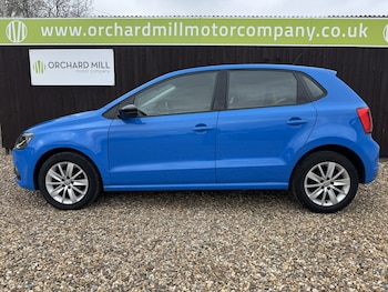 Used Volkswagen Polo 2015 for sale - 77721290: Photo