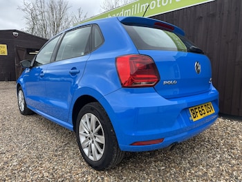 Used Volkswagen Polo 2015 for sale - 77721290: Photo