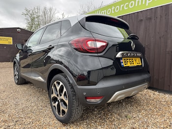 Used Renault Captur 2018 for sale - 77977053: Photo