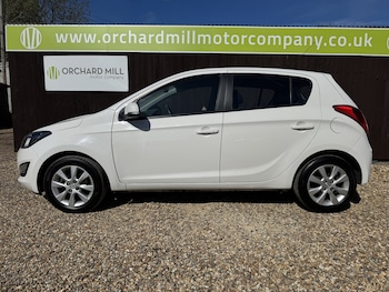 Used Hyundai i20 2014 for sale - 78373372: Photo