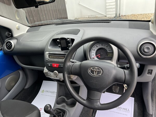 Used Toyota AYGO 2011 for sale - 76211941: Photo 10