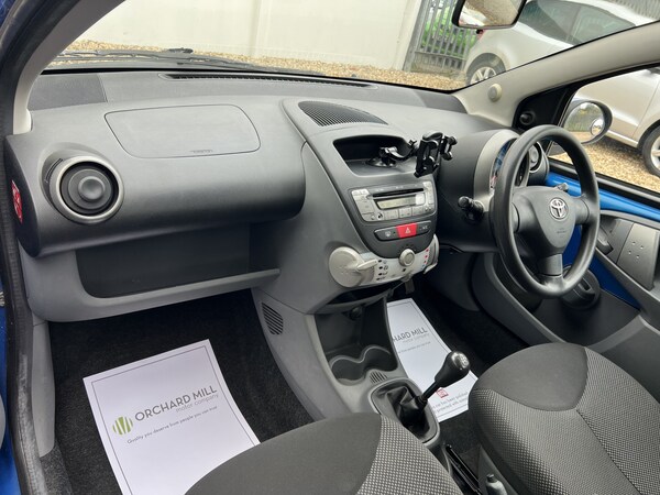Used Toyota AYGO 2011 for sale - 76211941: Photo 11