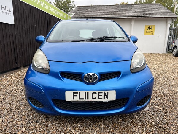 Used Toyota AYGO 2011 for sale - 76211941: Photo 2
