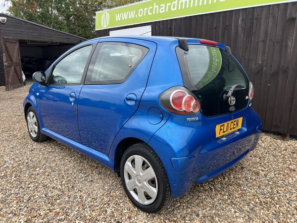 Used Toyota AYGO 2011 for sale - 76211941: Photo 4