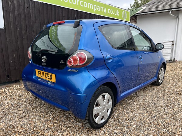 Used Toyota AYGO 2011 for sale - 76211941: Photo 6