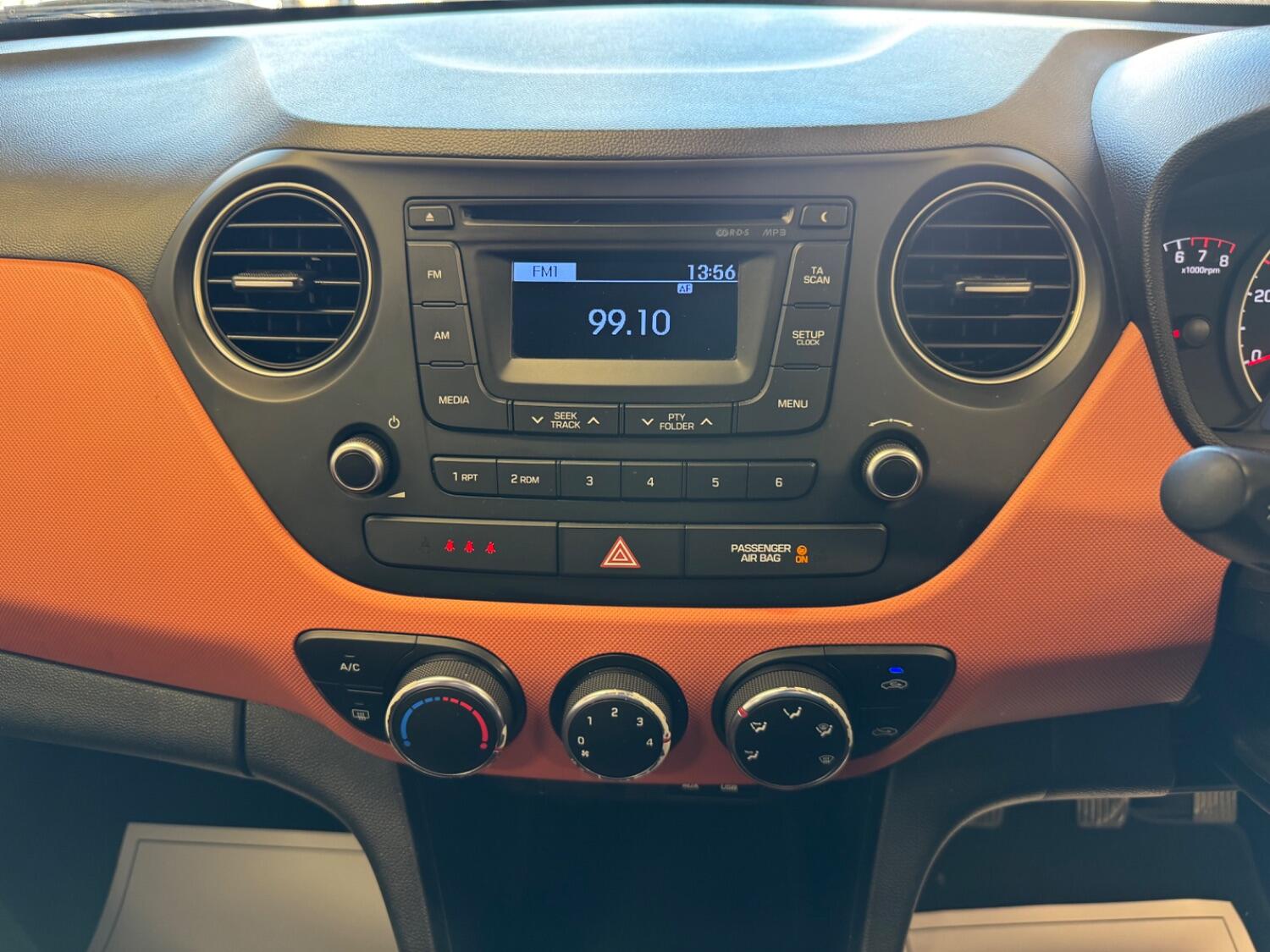 Used Hyundai i10 2015 for sale - 75898374: Photo 11