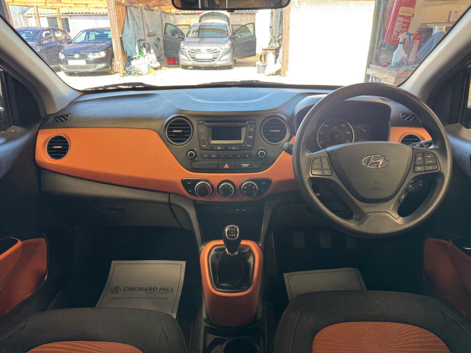 Used Hyundai i10 2015 for sale - 75898374: Photo 9