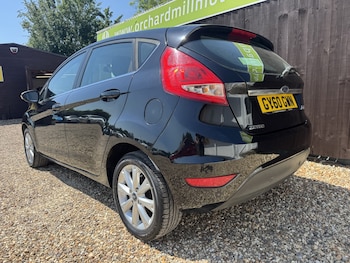 Used Ford Fiesta 2010 for sale - 79023830: Photo