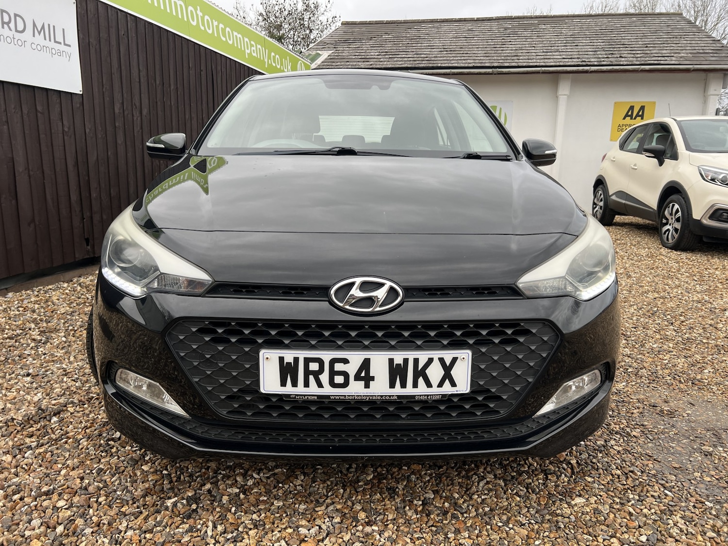 Used Hyundai i20 2015 for sale - 76918464: Photo 2