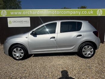 Used Dacia Sandero 2017 for sale - 79335607: Photo