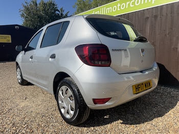 Used Dacia Sandero 2017 for sale - 79335607: Photo
