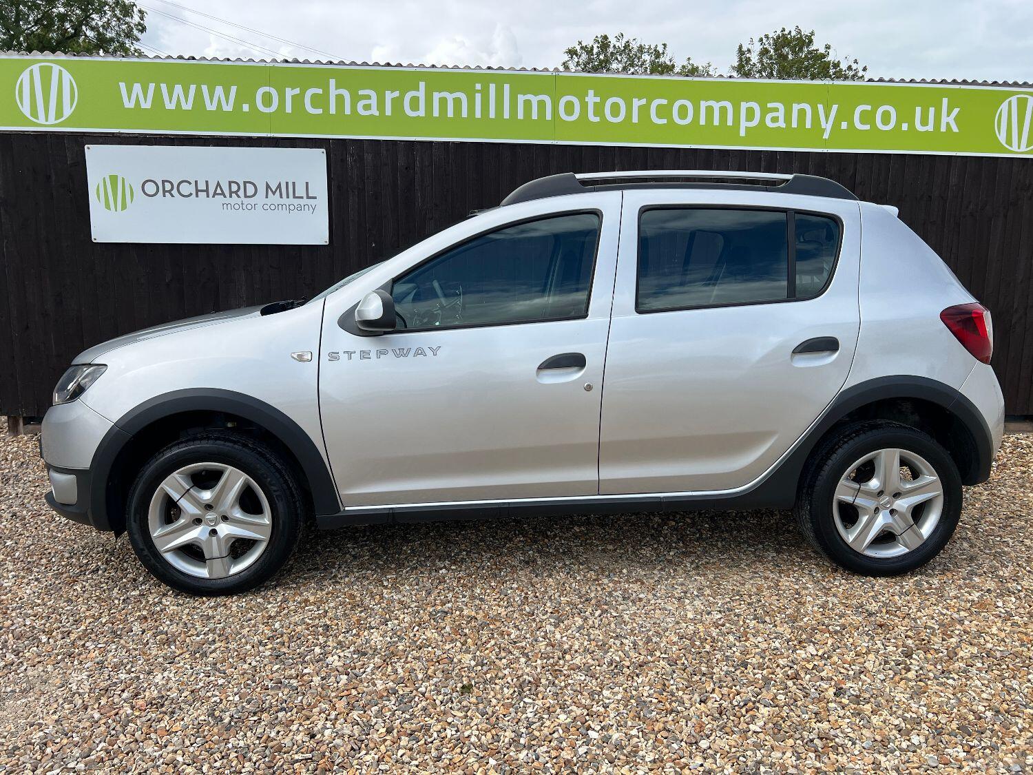 Used Dacia Sandero Stepway 2015 for sale - 76030749: Photo 3