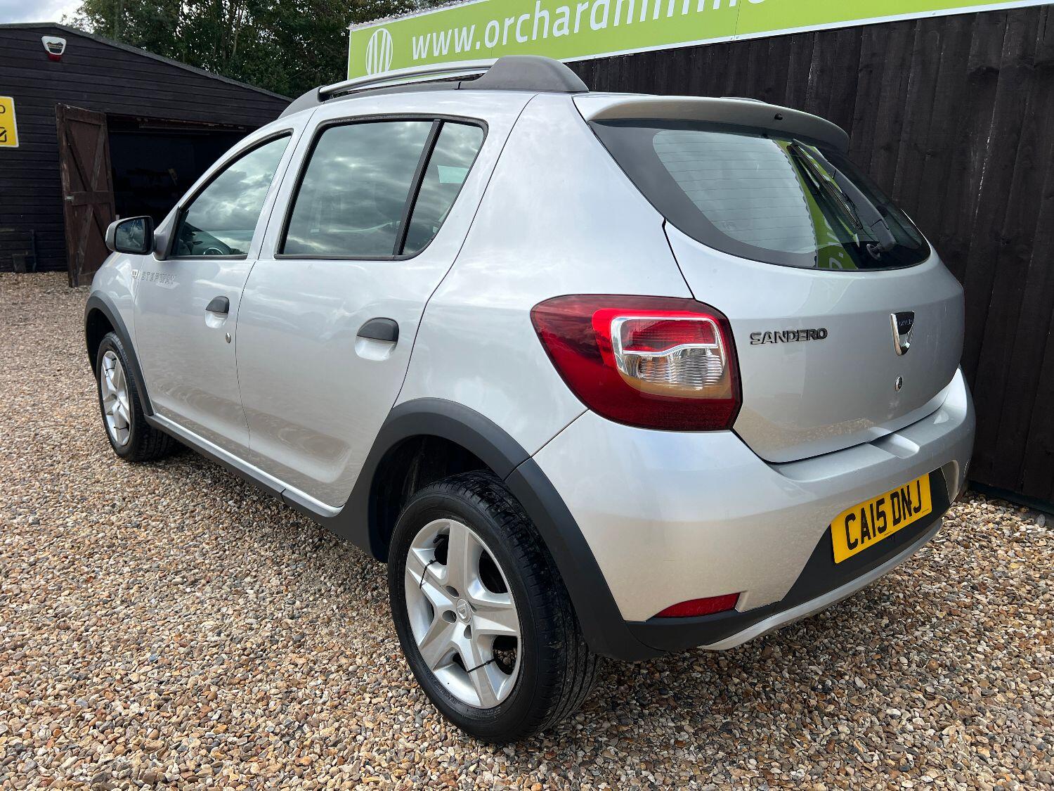 Used Dacia Sandero Stepway 2015 for sale - 76030749: Photo 4