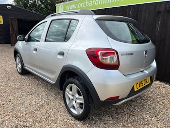 Used Dacia Sandero Stepway 2015 for sale - 76030749: Photo 4