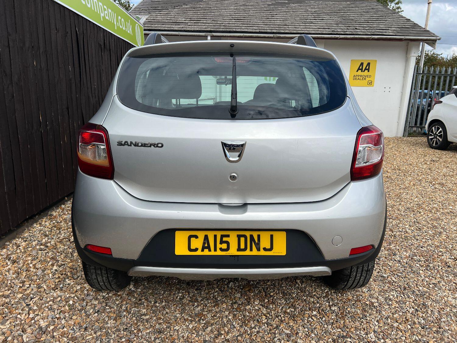 Used Dacia Sandero Stepway 2015 for sale - 76030749: Photo 5