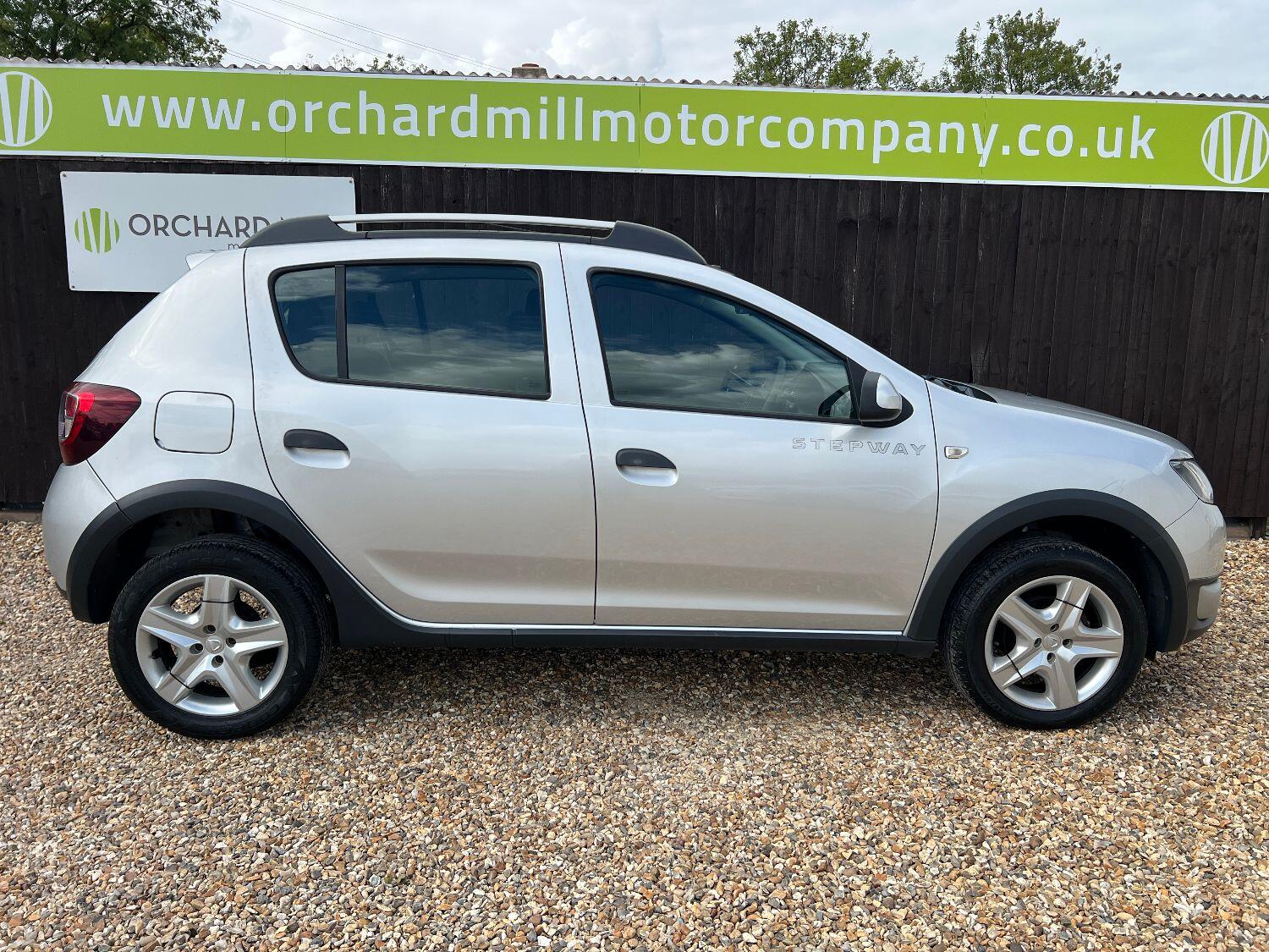 Used Dacia Sandero Stepway 2015 for sale - 76030749: Photo 7