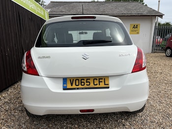 Used Suzuki Swift 2015 for sale - 79010845: Photo