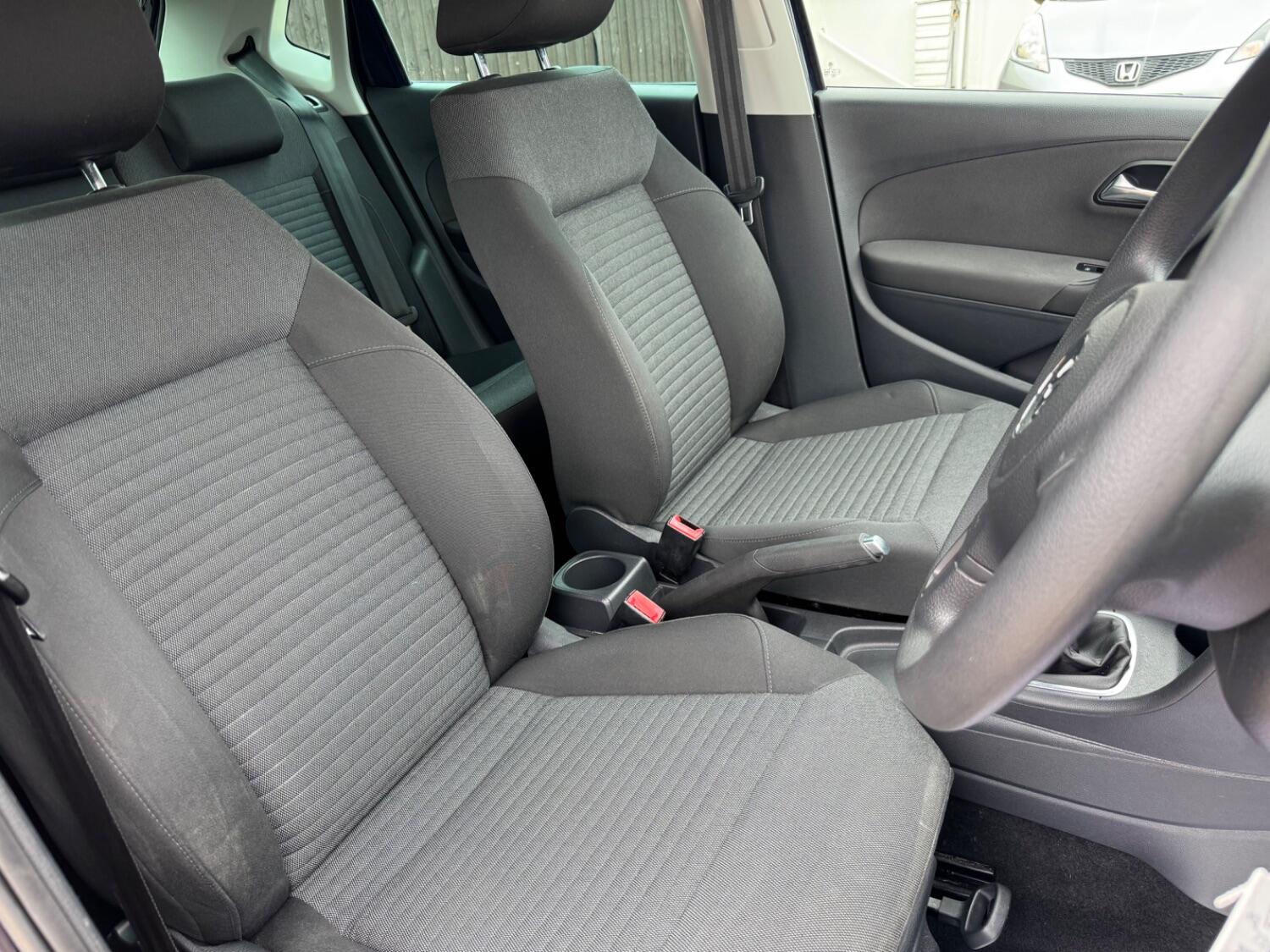 Used Volkswagen Polo 2011 for sale - 76082604: Photo 13