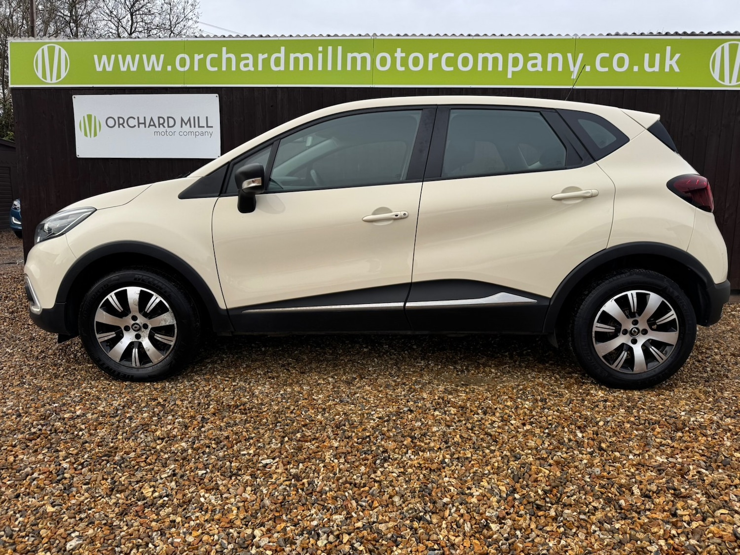 Used Renault Captur 2018 for sale - 76712837: Photo 3
