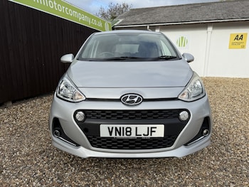 Used Hyundai i10 2018 for sale - 76418410: Photo