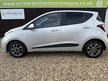 Used Hyundai i10 2018 for sale - 76418410: Photo
