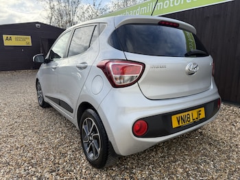 Used Hyundai i10 2018 for sale - 76418410: Photo