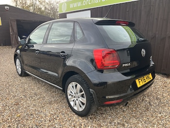 Used Volkswagen Polo 2016 for sale - 76412254: Photo