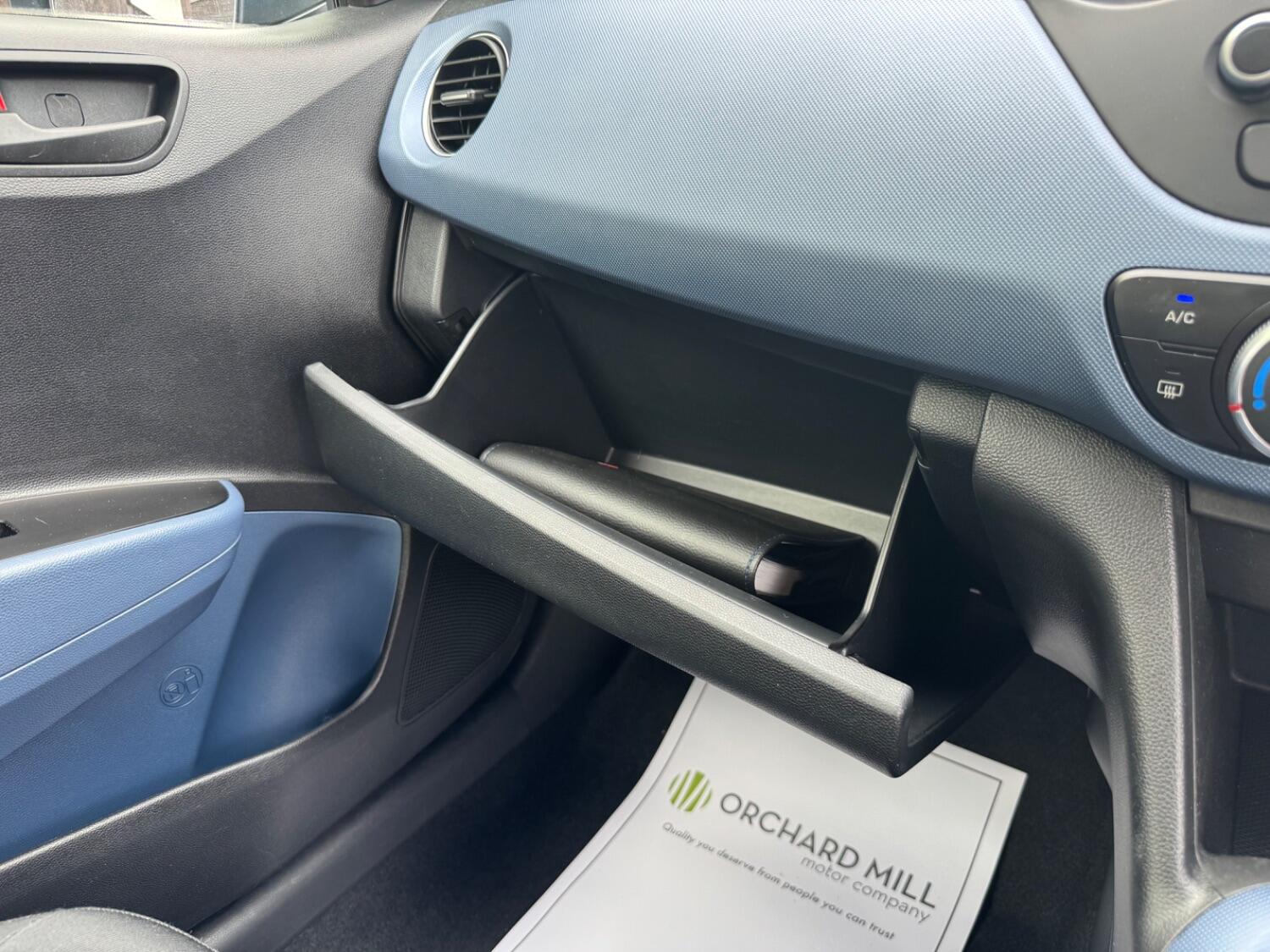 Used Hyundai i10 2014 for sale - 76769259: Photo 18