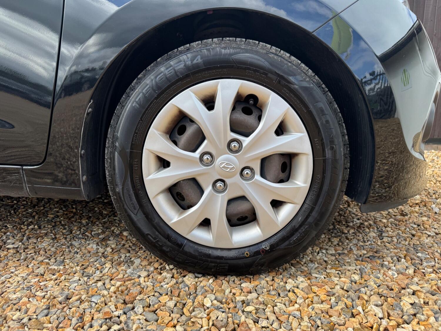 Used Hyundai i10 2014 for sale - 76769259: Photo 21