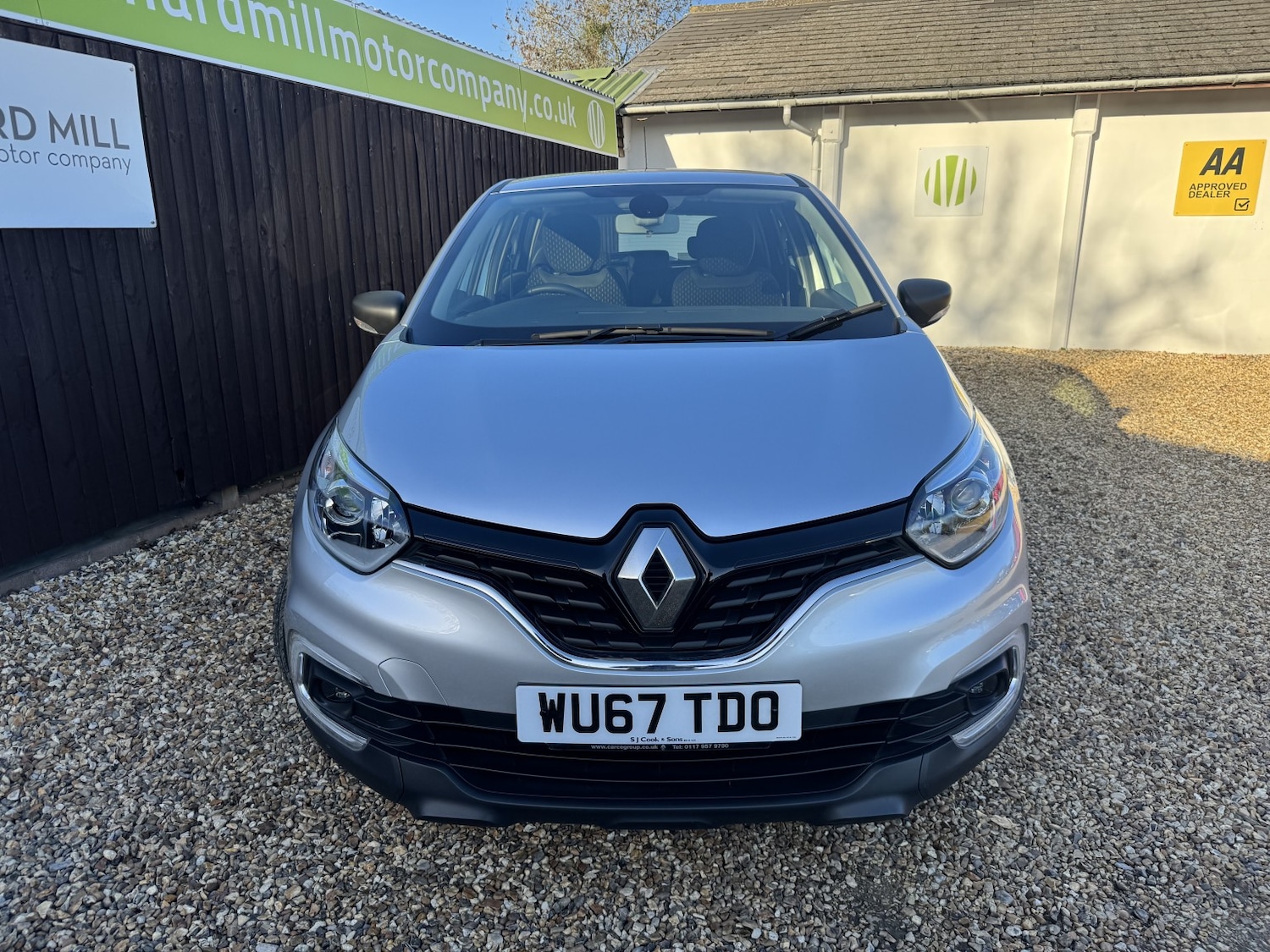 Used Renault Captur 2017 for sale - 76418301: Photo 2