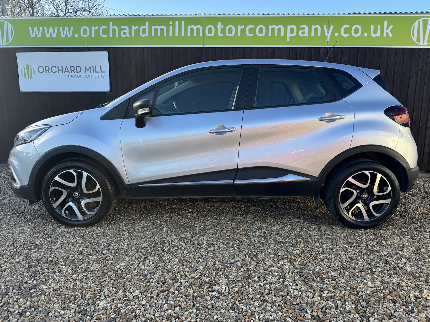 Used Renault Captur 2017 for sale - 76418301: Photo 3