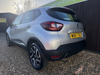 Used Renault Captur 2017 for sale - 76418301: Photo