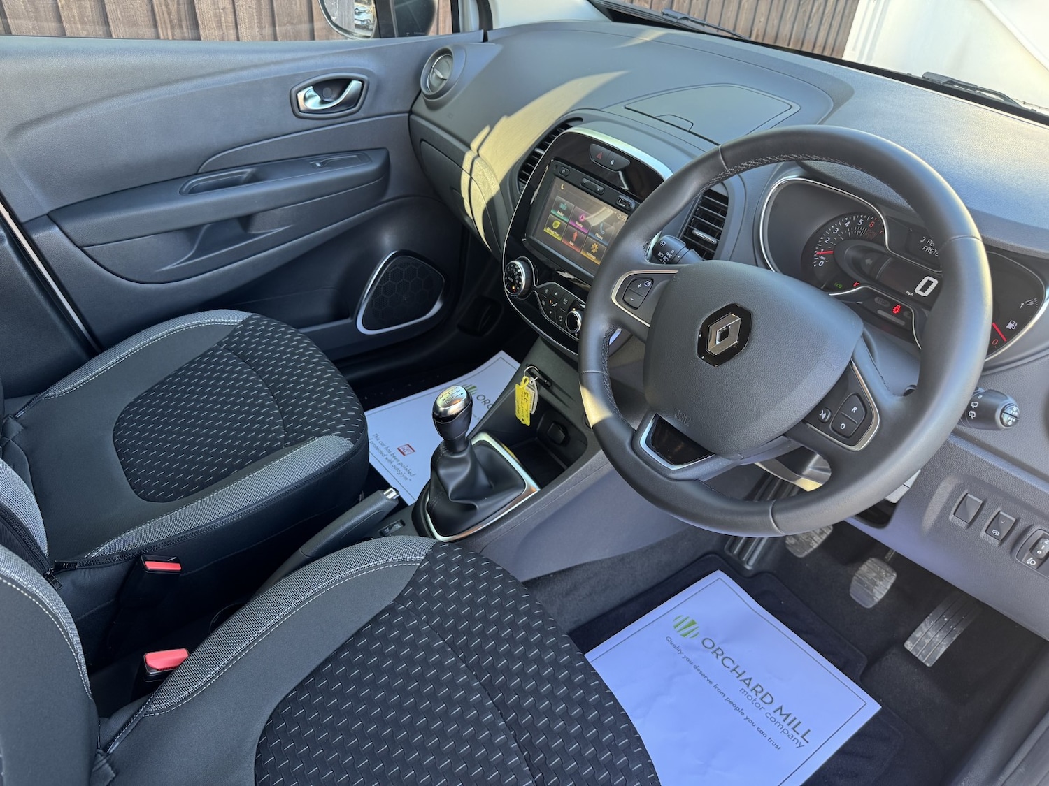 Used Renault Captur 2017 for sale - 76418301: Photo 8