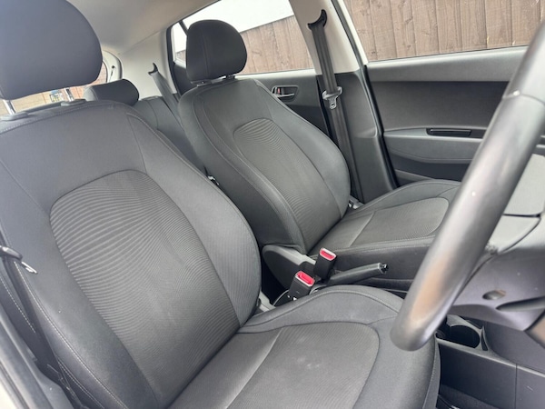 Used Hyundai i10 2017 for sale - 74949494: Photo 12