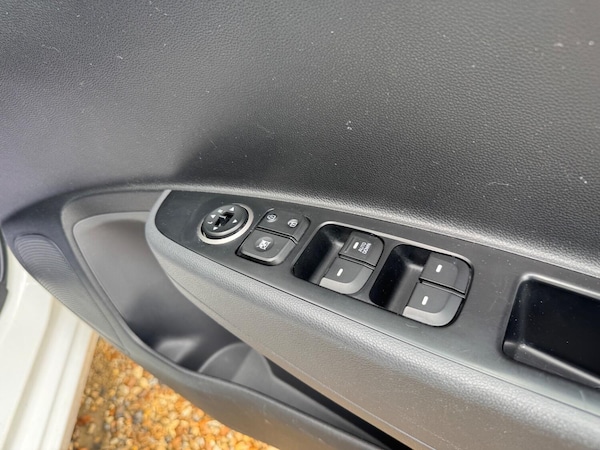 Used Hyundai i10 2017 for sale - 74949494: Photo 14