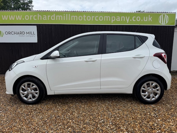 Used Hyundai i10 2017 for sale - 74949494: Photo 4