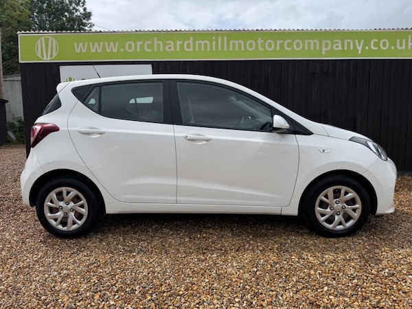 Used Hyundai i10 2017 for sale - 74949494: Photo 5