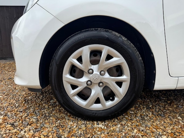 Used Hyundai i10 2017 for sale - 74949494: Photo 6