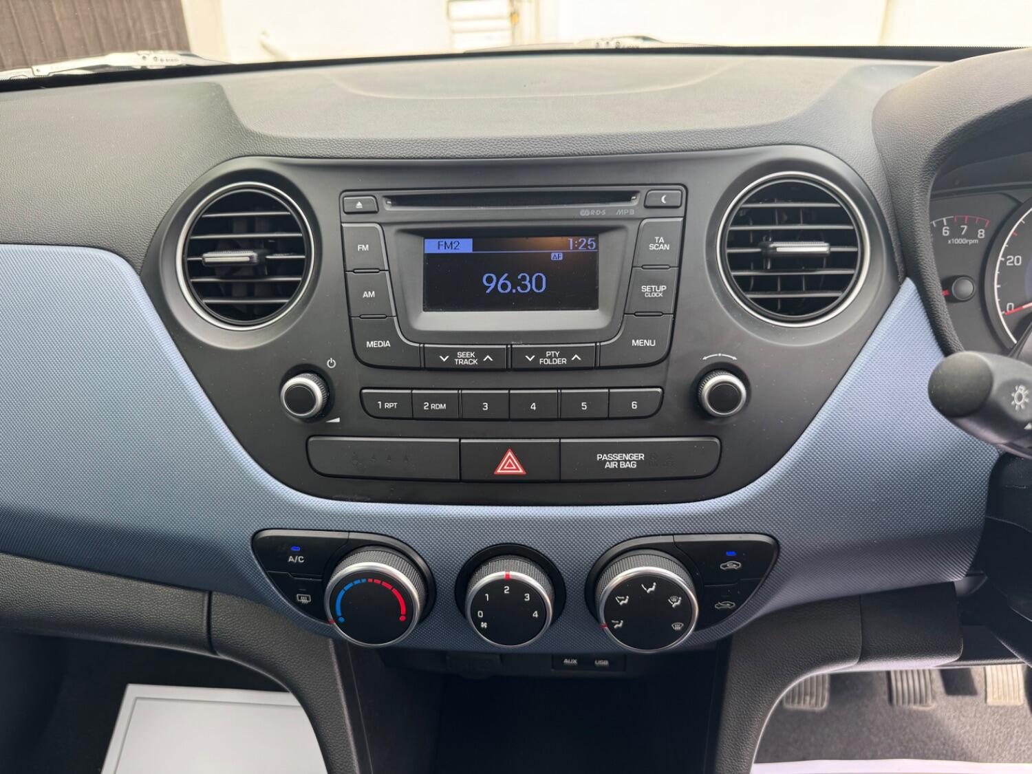 Used Hyundai i10 2014 for sale - 75836247: Photo 14