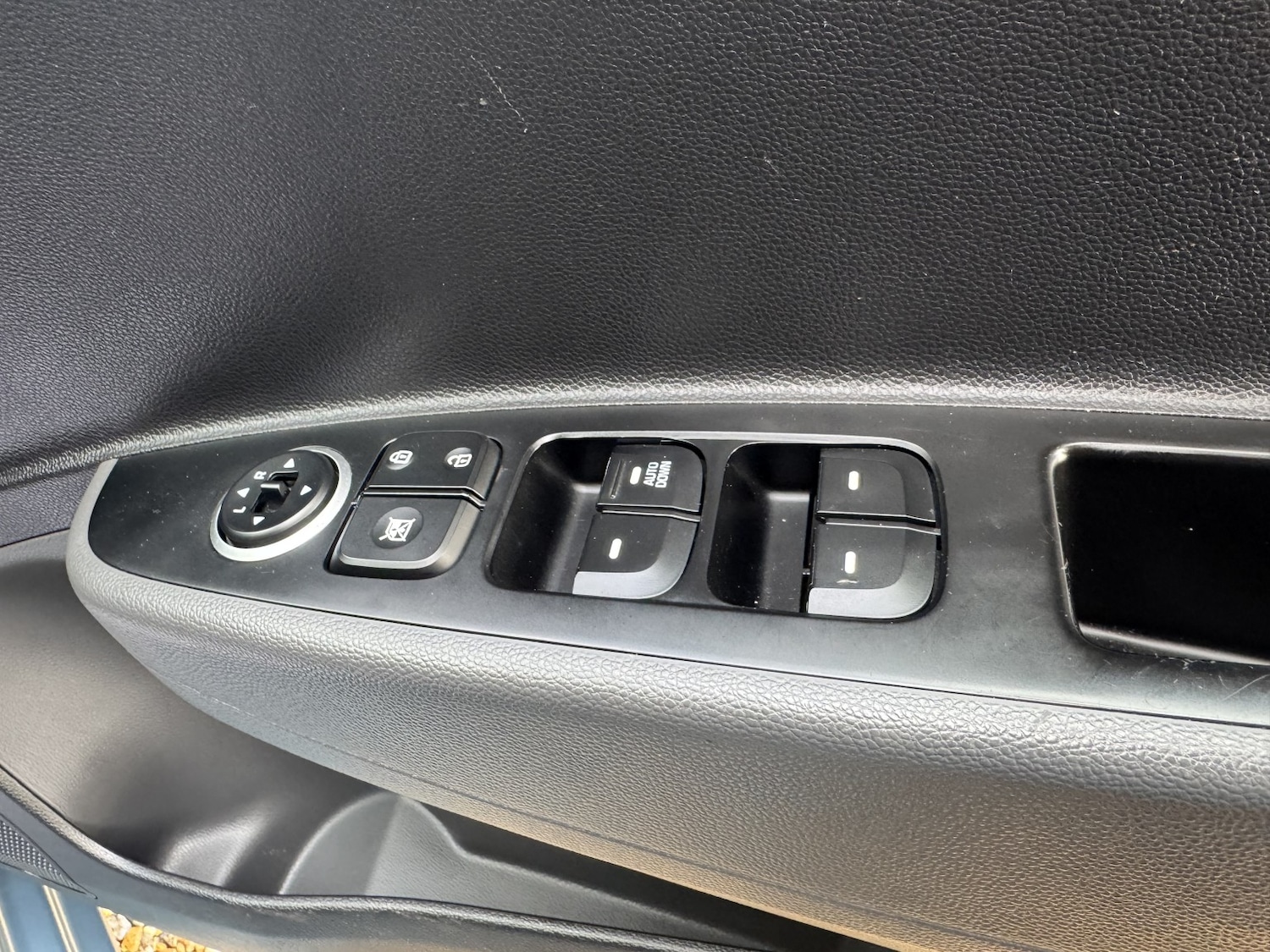 Used Hyundai i10 2016 for sale - 76631505: Photo 18