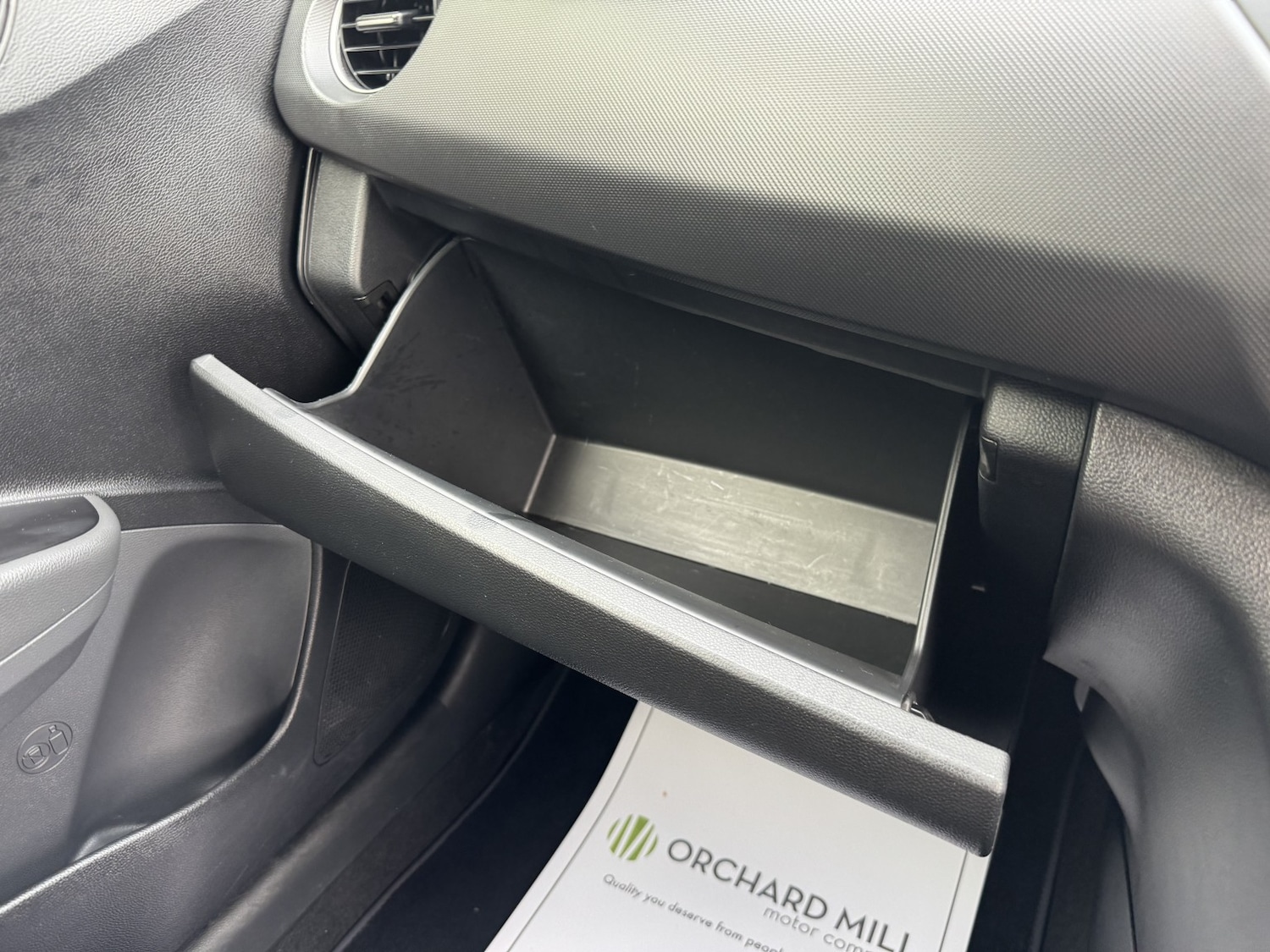 Used Hyundai i10 2016 for sale - 76631505: Photo 19