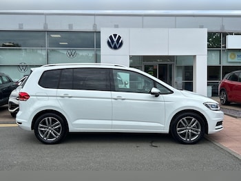 Used Volkswagen Touran 2024 for sale - 75290280: Photo