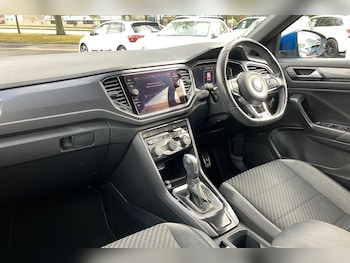 Used Volkswagen T-Roc 2020 for sale - 75659076: Photo