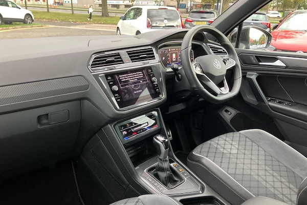 Used Volkswagen Tiguan 2023 for sale - 76189442: Photo 2