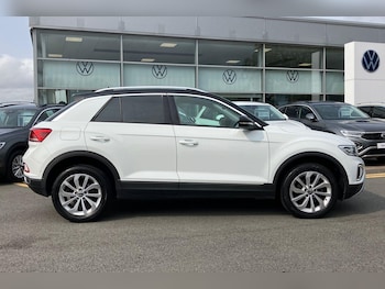 Used Volkswagen T-Roc 2022 for sale - 75539607: Photo