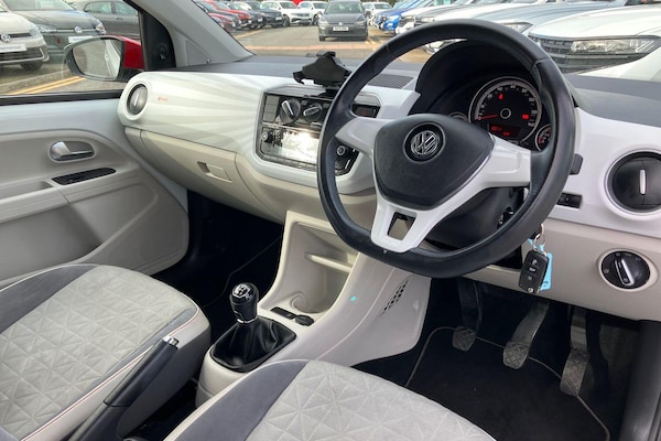 Used Volkswagen up! 2017 for sale - 76188633: Photo 6